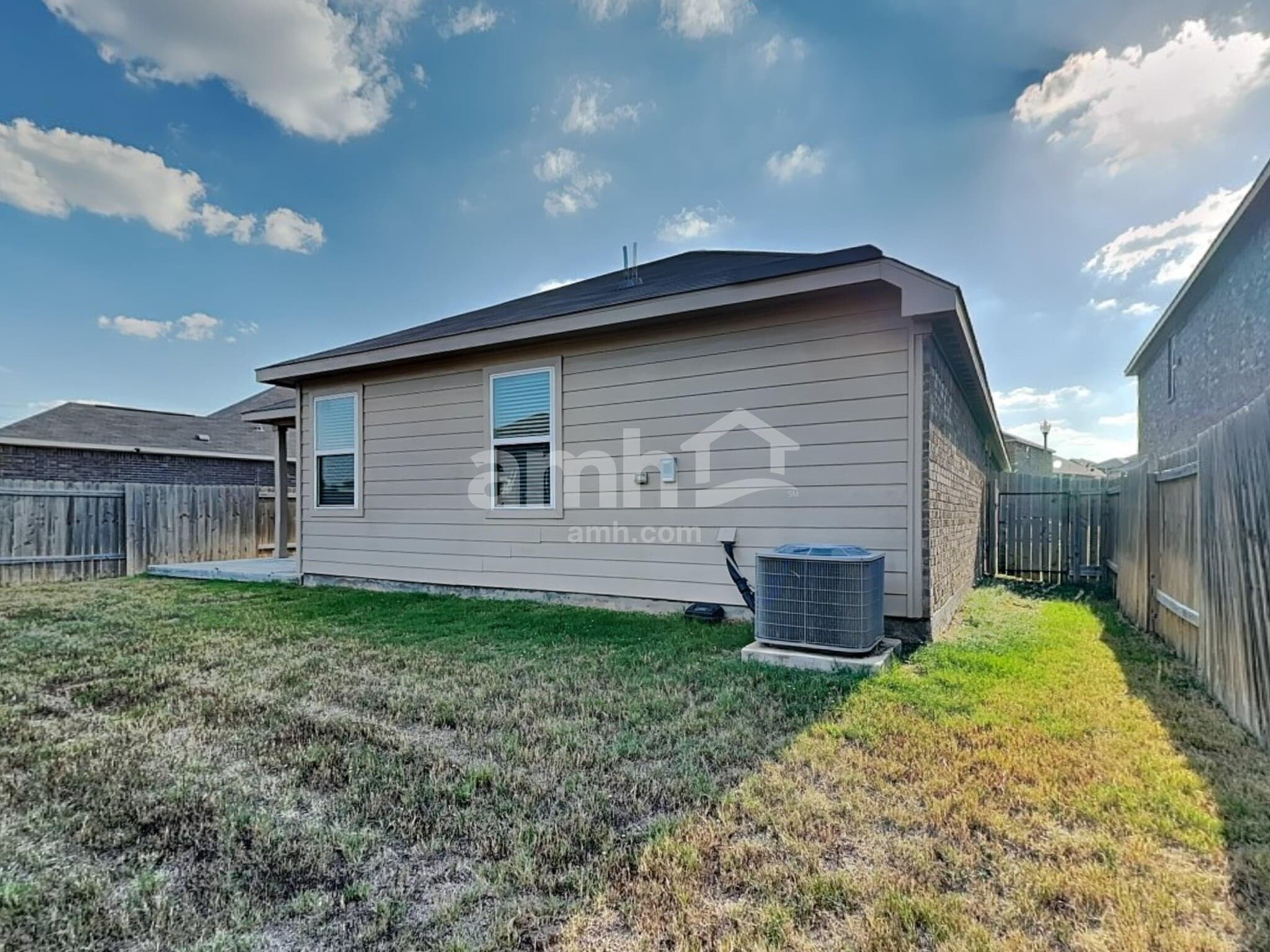 Building Photo - 4616 Beaver Creek Ave