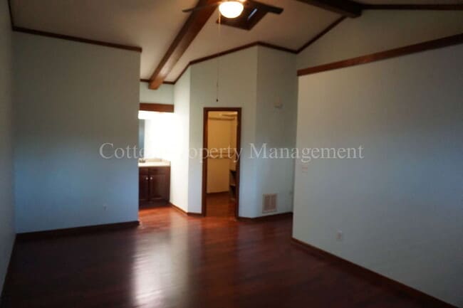Building Photo - 229 St Luke Ct