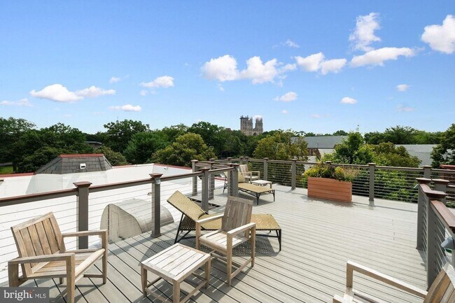 Building Photo - Spacious 1BR/1BA in Fabulous Cathedral Hei...