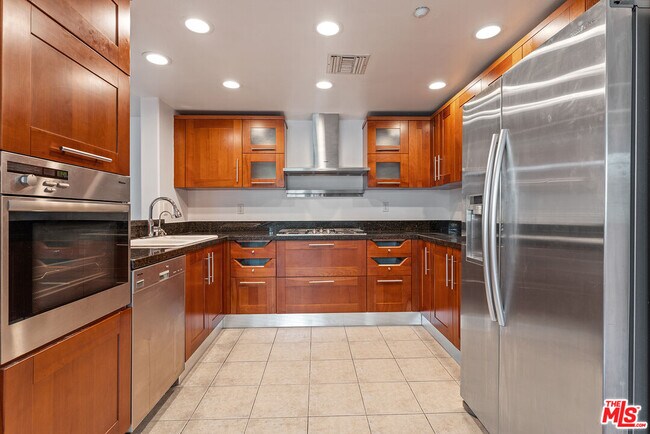 Building Photo - 107 N Swall Dr