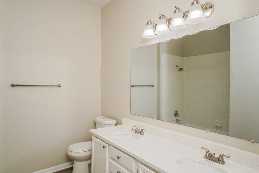 Building Photo - 3438 Maitland