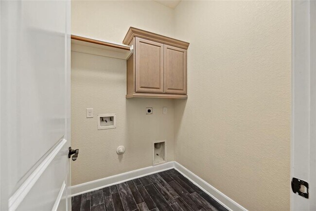 Building Photo - 28706 Hemlock Red Ct