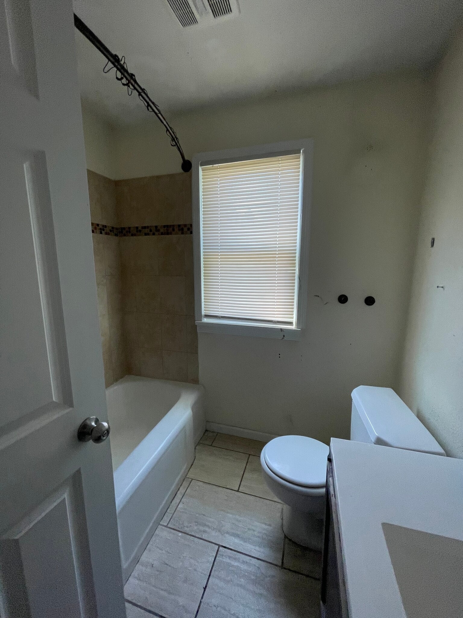 Main floor bathroom (bath 1) - 282 N Franklin St