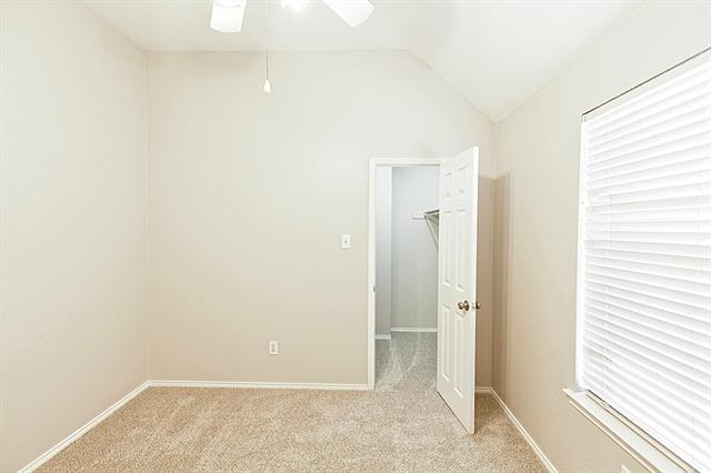 Building Photo - 2405 Hopkins Dr