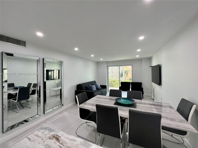 Building Photo - 8595 Sunrise Lakes Blvd