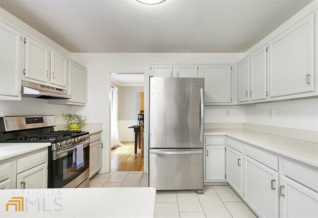 Building Photo - 210 Spring Forest Way