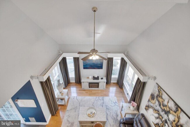 Building Photo - 7420 Mayflower Ct