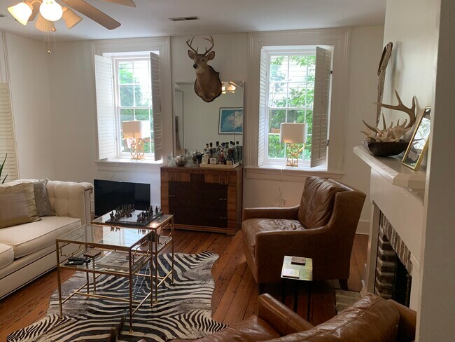 Living Room - 44 Montagu St