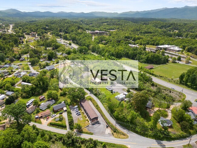 Building Photo - 26 Reid St