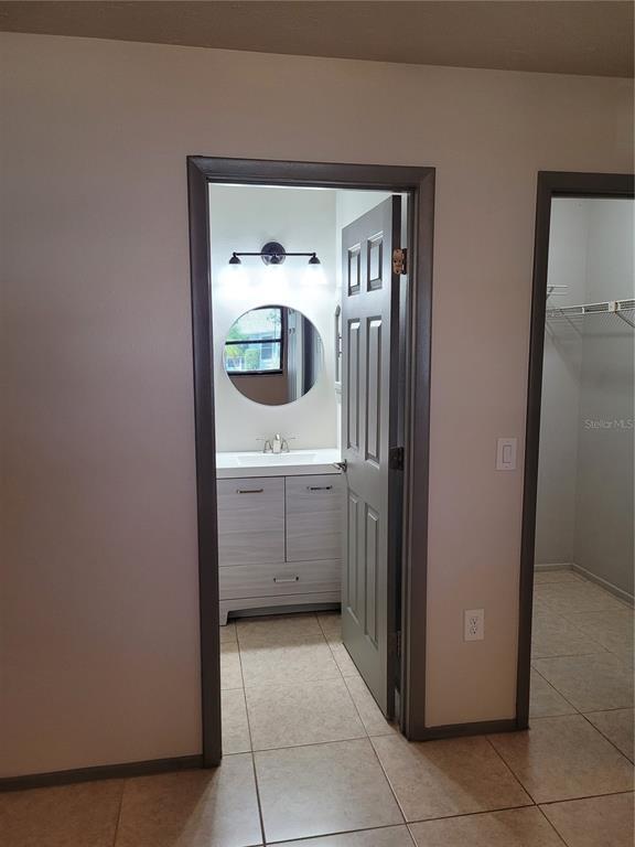 Building Photo - 11090 Reims Ave