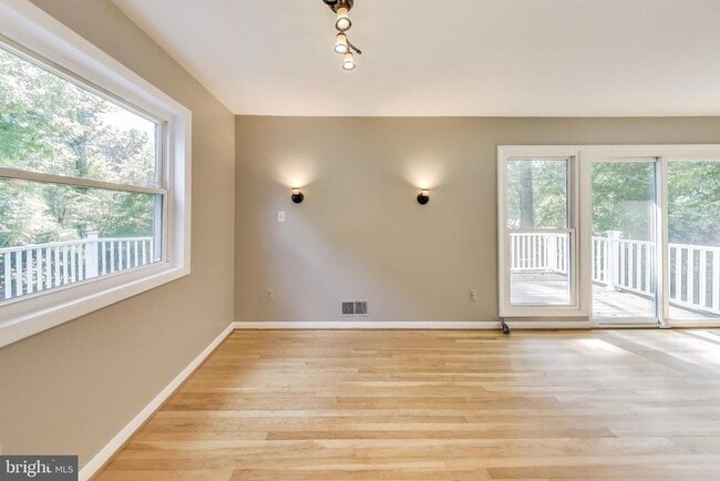Building Photo - 5406 Parkvale Terrace
