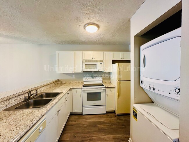 Building Photo - 209 Sunn Aire Ct