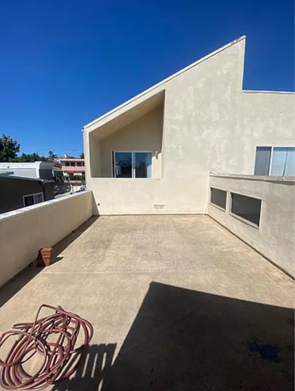 Building Photo - 221 N Juanita Ave