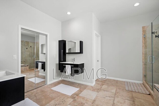 Building Photo - 9842 Portola Dr