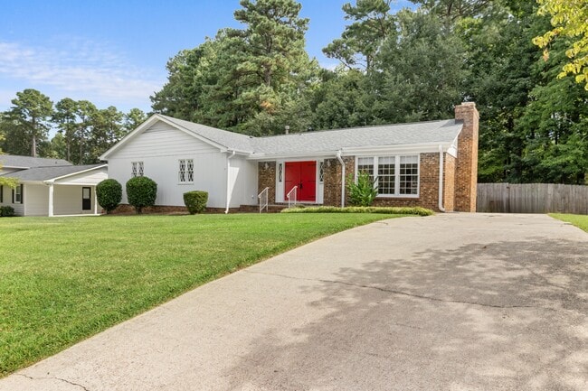 Building Photo - 1009 Plateau Ln