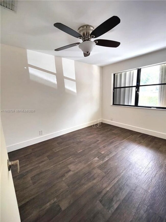 Building Photo - 5201 SW 31st Ave