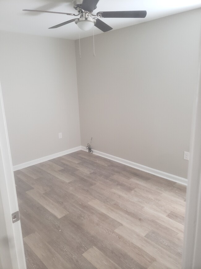 Building Photo - 864 S 24th St