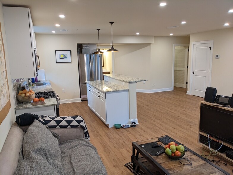 Kithen, 1/2 Bath, Laundry Room - 225 W Pastorius St