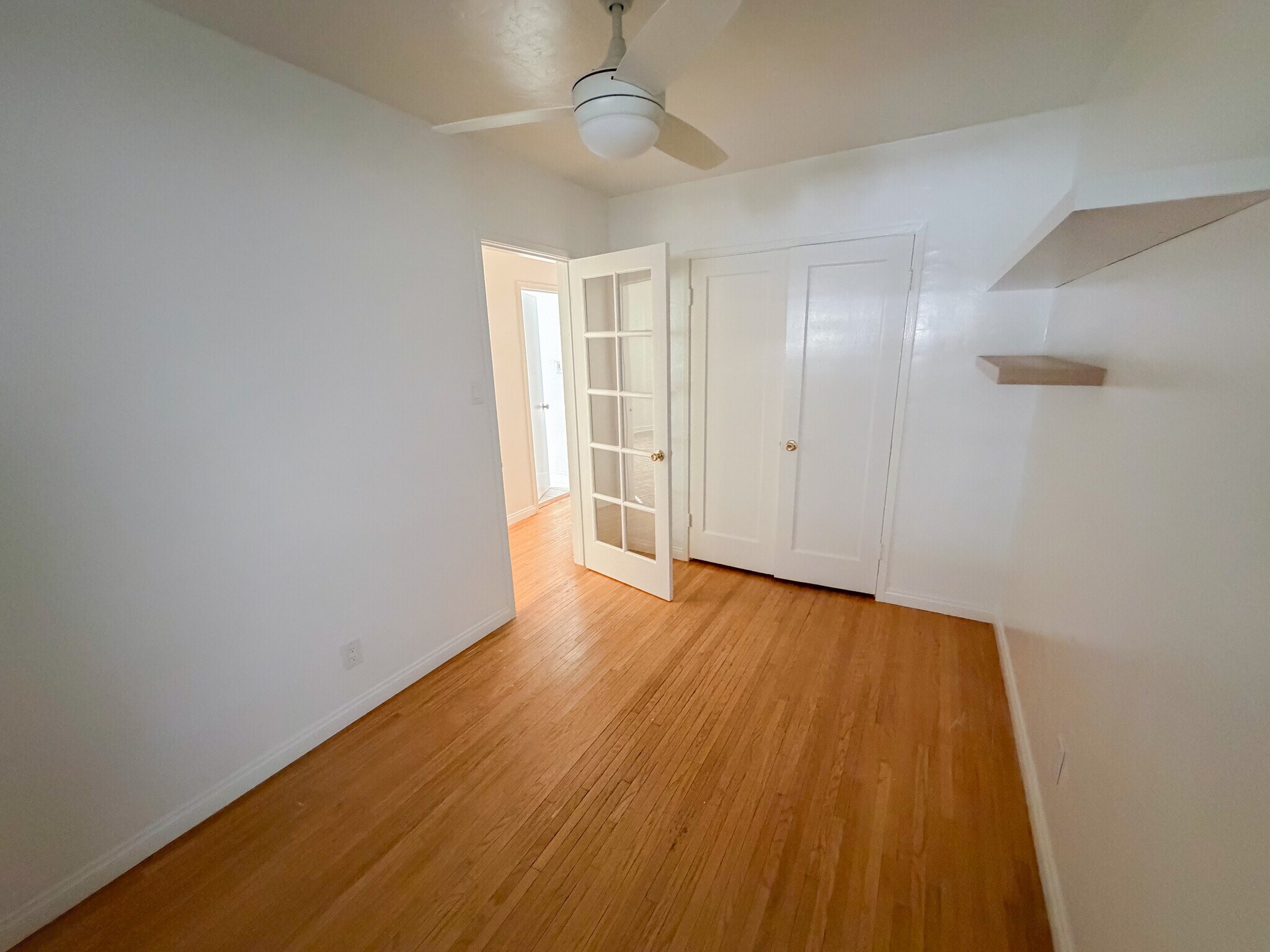 Building Photo - 925 Park Paseo