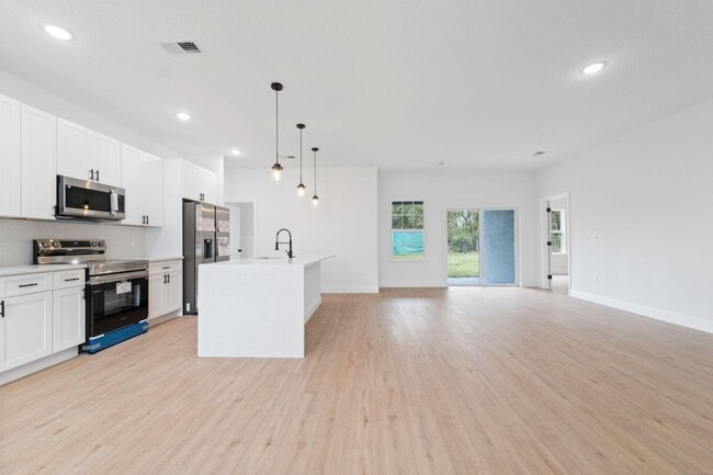 Building Photo - 6067 SW 155th St Rd