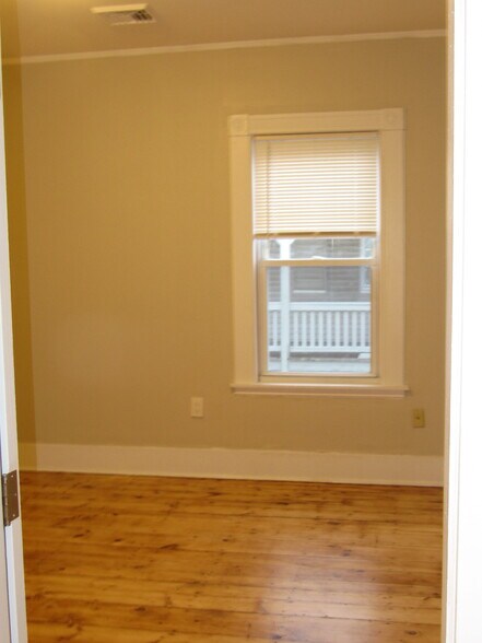 Building Photo - 2 Sturgis St