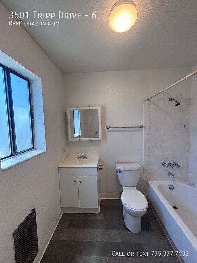 Building Photo - 3501 Tripp Dr