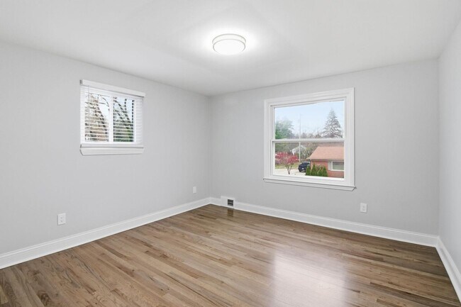 Building Photo - 32901 Blossom Ct