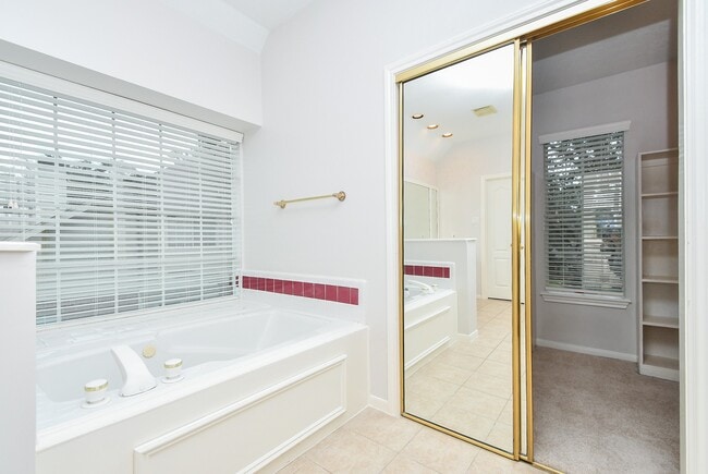 Building Photo - 7010 Adobe Oaks Ct