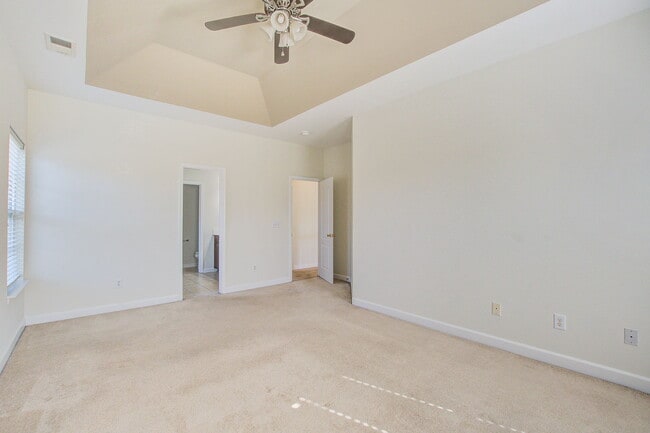 Building Photo - 156 Red Leaf Blvd