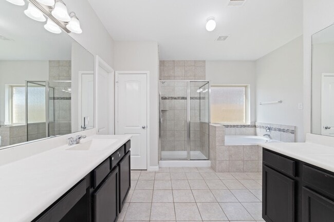 Building Photo - 11911 Cittanova Dr