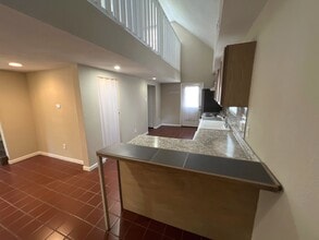 Building Photo - 627 E 14th St