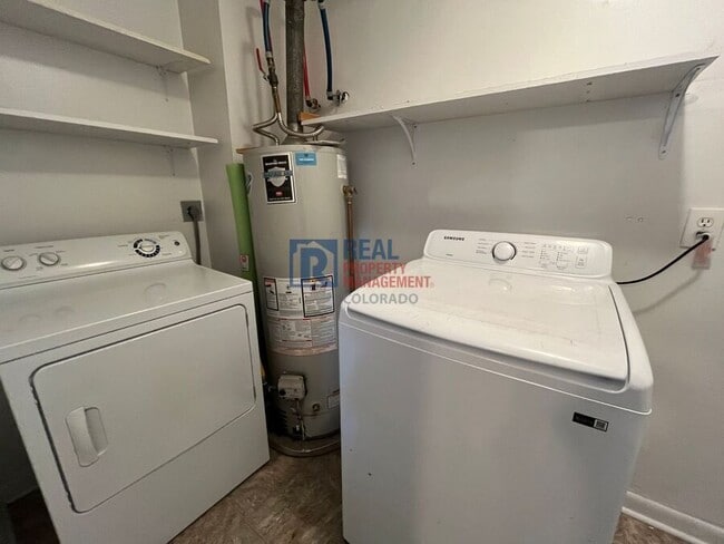 Building Photo - 3696 Glencoe St