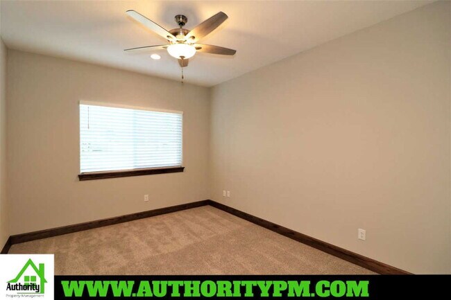 Building Photo - 3071 Bedrock Ln