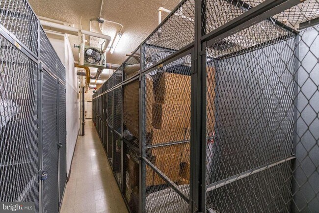 Building Photo - 3705 S George Mason Dr