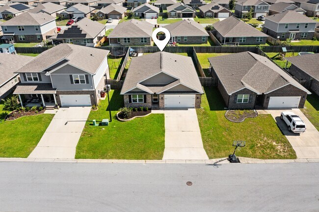 Building Photo - 1016 Limpkin St
