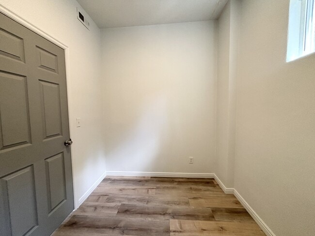 Building Photo - 1090 S 1100 E