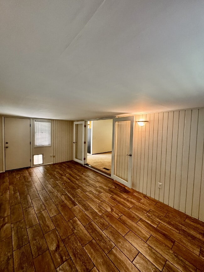 Building Photo - 9108 Bluff Dr