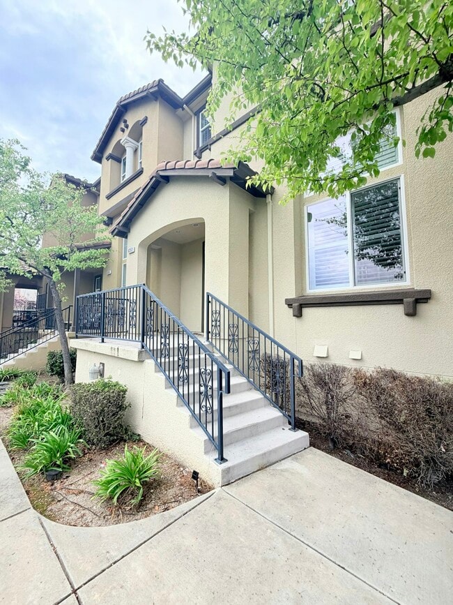 Building Photo - 6353 Byron Ln