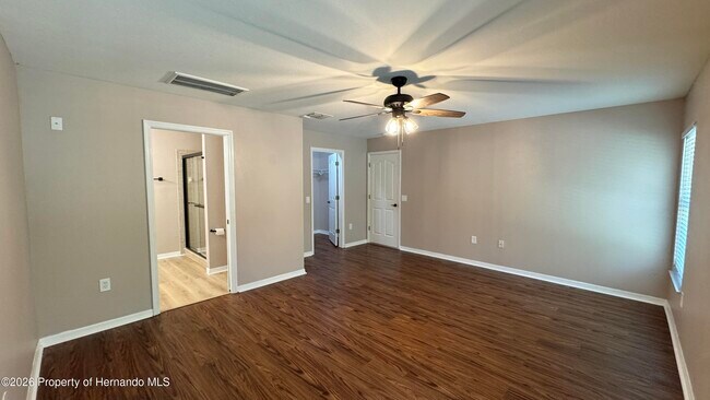 Building Photo - 10 Bellis Ct