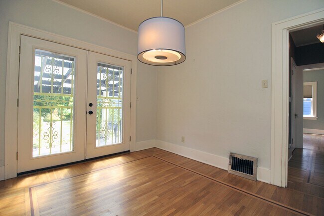Building Photo - 3412 NE 59th Ave