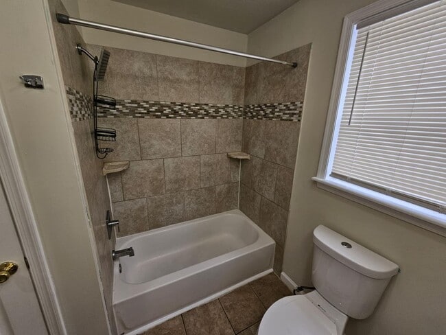 Building Photo - 4 Bedroom Single Home in Baltimore County