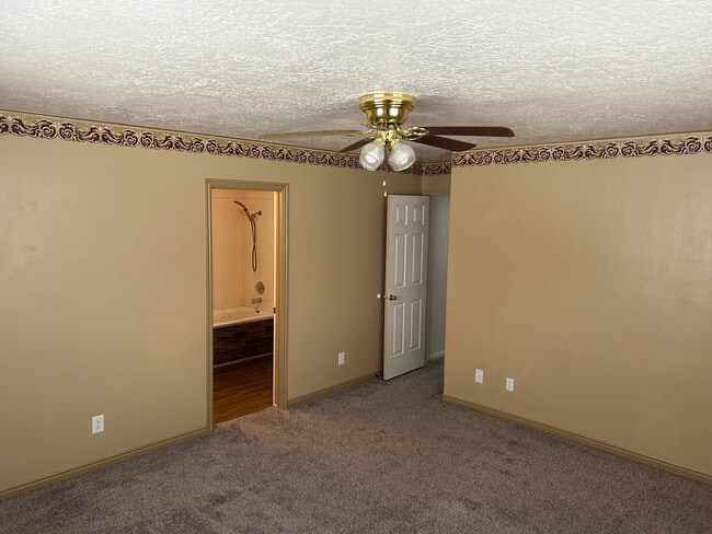 Building Photo - 2991 E 1610 S