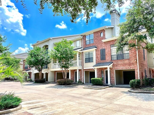 Building Photo - 15200 Memorial Dr