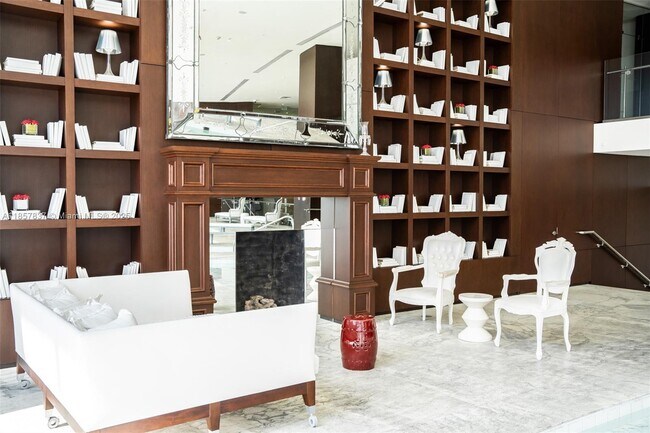 Building Photo - 495 Brickell Ave