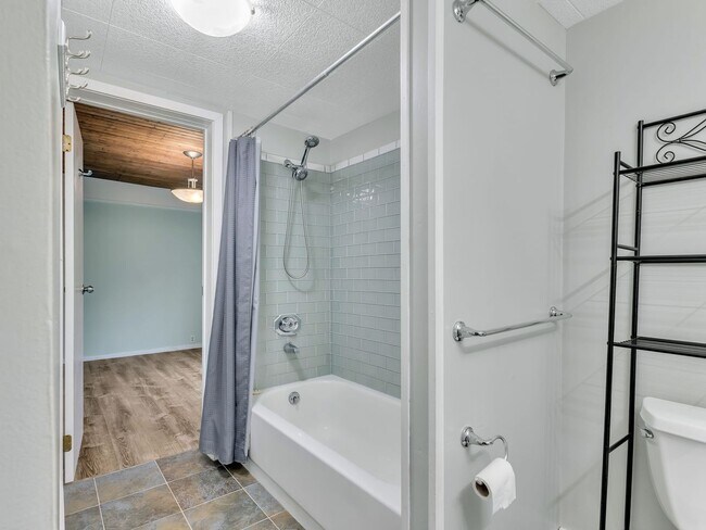 Building Photo - 3088 Harrison Ave