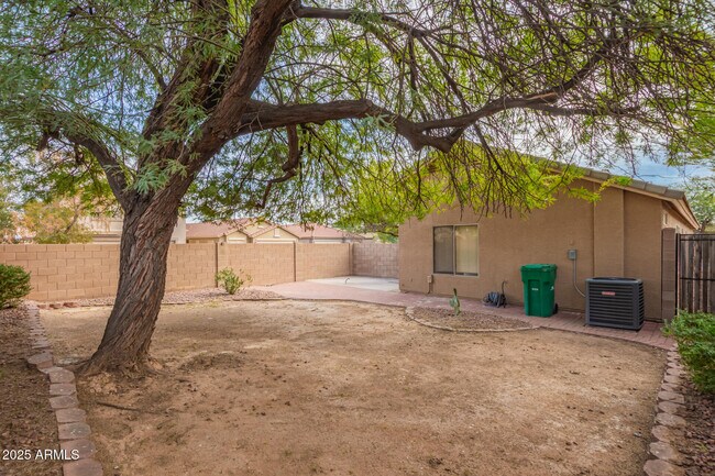 Building Photo - 42346 W Sunland Dr