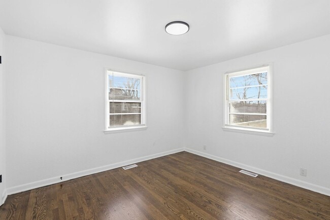 Building Photo - Renovated 3 Bedroom | 2 Full Bath Home