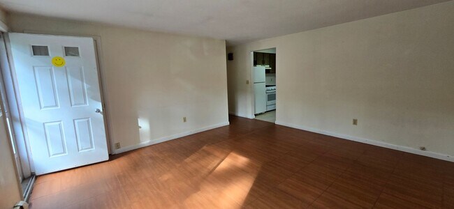 Building Photo - 206-208-208 Higgins Crowell Rd