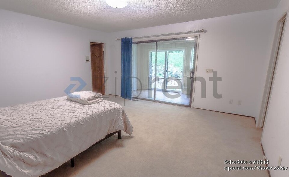 Building Photo - 11034 Juanita Ct