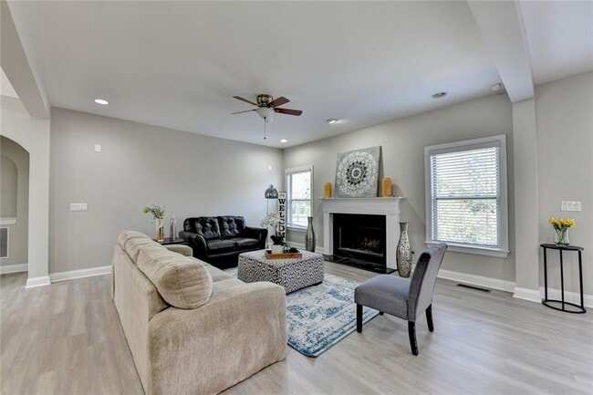 Building Photo - 4805 Shelbourne Dr